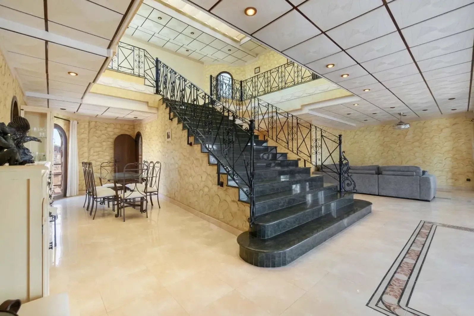 Villa à La Zenia, Alicante, Espagne 4 chambres, 400 m2 No. 125909