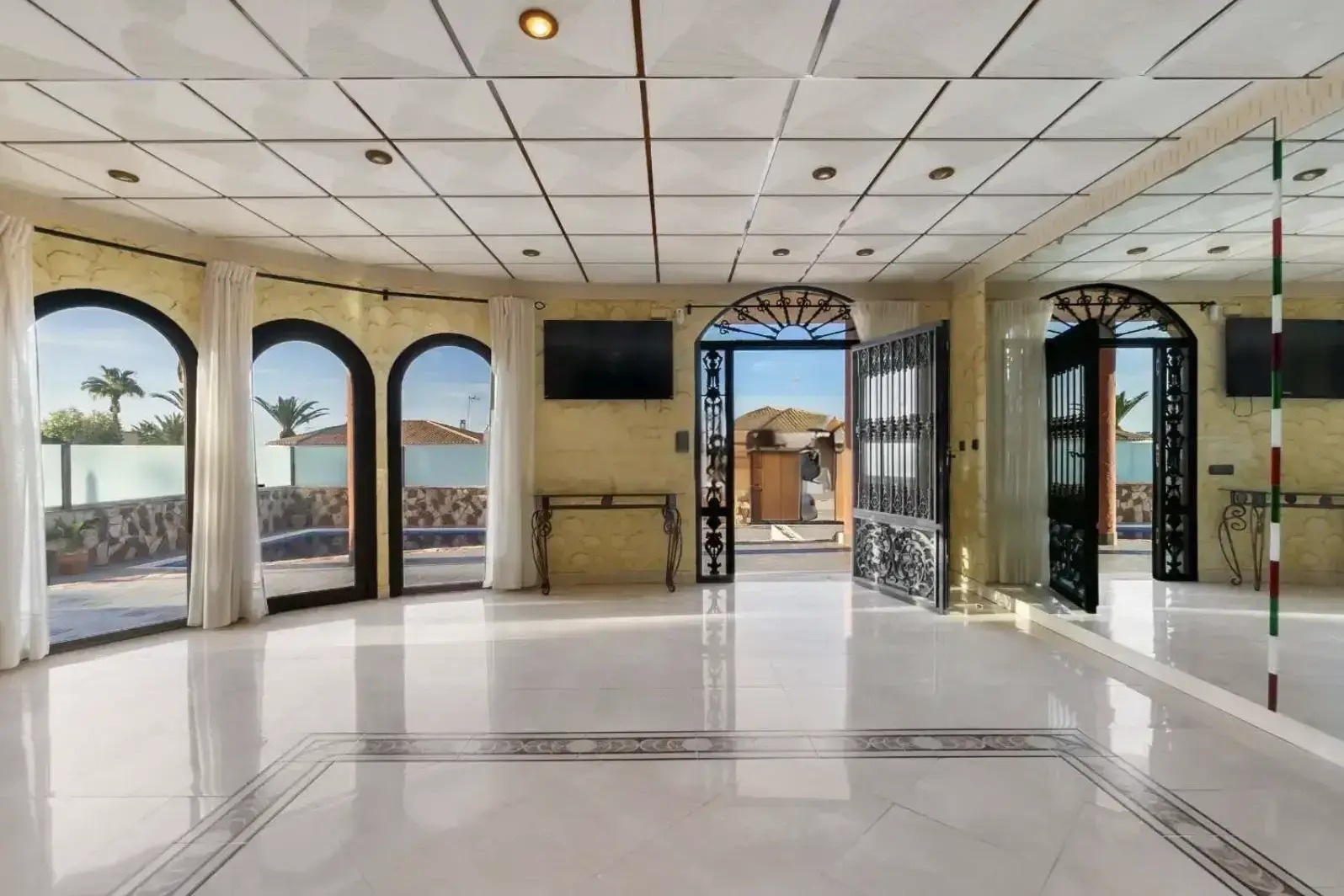 Villa à La Zenia, Alicante, Espagne 4 chambres, 400 m2 No. 125909