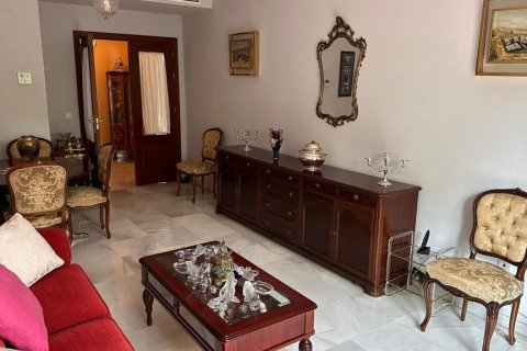 Apartment for rent Sevilla, Seville, Spain 2 bedrooms, 97 sq.m. No. 124568 - photo 5