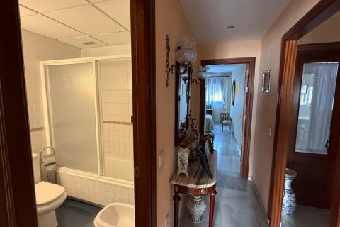 Apartment for rent Sevilla, Seville, Spain 2 bedrooms, 97 sq.m. No. 124568 - photo 12