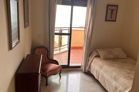 Apartment for rent Sevilla, Seville, Spain 2 bedrooms, 97 sq.m. No. 124568 - photo 19