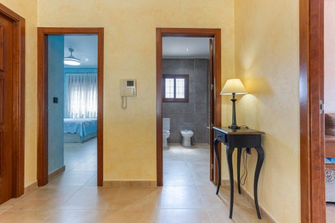 Villa till salu i Los Montesinos, Alicante, Spanien 4 sovrum, 417 kvm. Nr. 129322 - foto 17