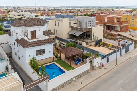 Villa en venta Los Montesinos, Alicante, España 4 dormitorios, 417 m2 No. 129322 - foto 2