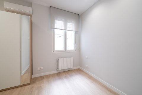 Apartment for rent Madrid, Spain 3 bedrooms, 150 sq.m. No. 119990 - photo 22