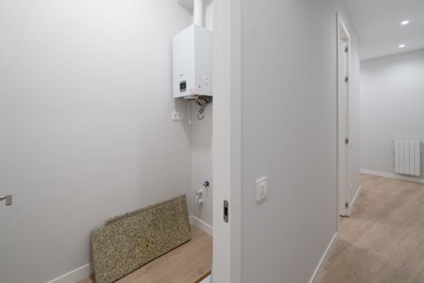 Apartment for rent Madrid, Spain 3 bedrooms, 150 sq.m. No. 119990 - photo 25