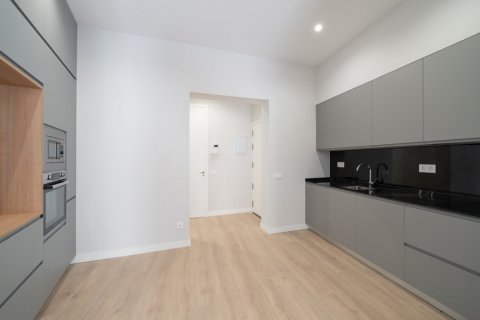 Apartment for rent Madrid, Spain 3 bedrooms, 150 sq.m. No. 119990 - photo 14