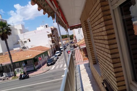 Lägenhet till salu Torrevieja, Alicante, Spanien 2 sovrum, 82 kvm. Nr. 125263 - foto 2