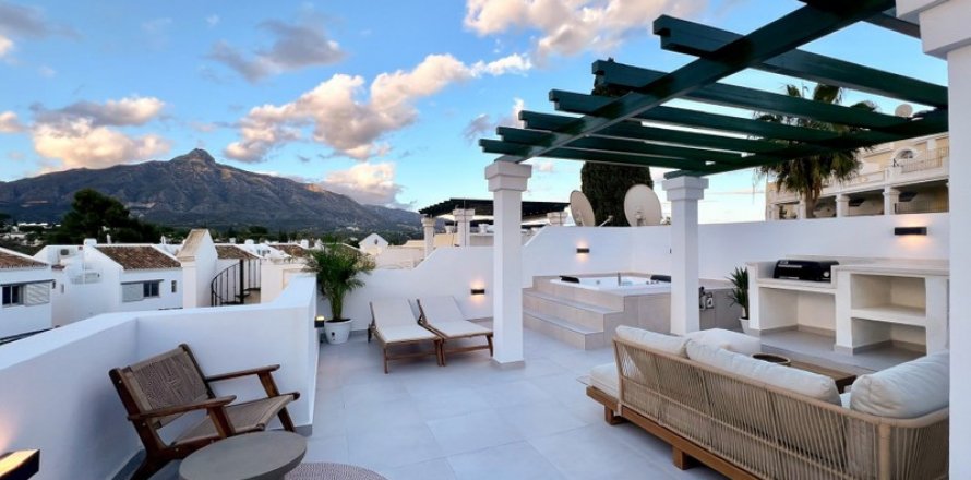 Bliźniak Nueva Andalucia, Malaga, Hiszpania 3 sypialnie, 137 mkw. nr 127506
