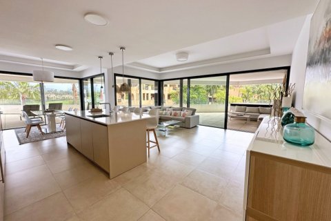 Wohnung zum Verkauf Estepona, Malaga, Spanien 3 Schlafzimmer, 159 m2 Nr. 127502 - Foto 6