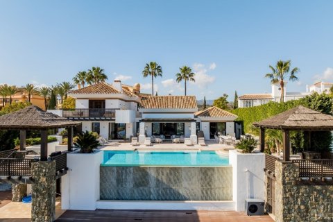 House for sale Benahavis, Malaga, Spain 5 bedrooms, 1207 sq.m. No. 127507 - photo 1