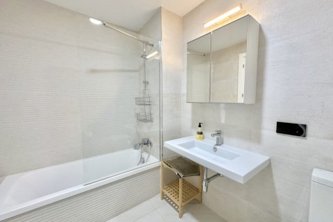 Huoneisto myytävänä Estepona, Malaga, Espanja, 3 makuuhuonetta, 188 m2 No. 127505 - kuva 16
