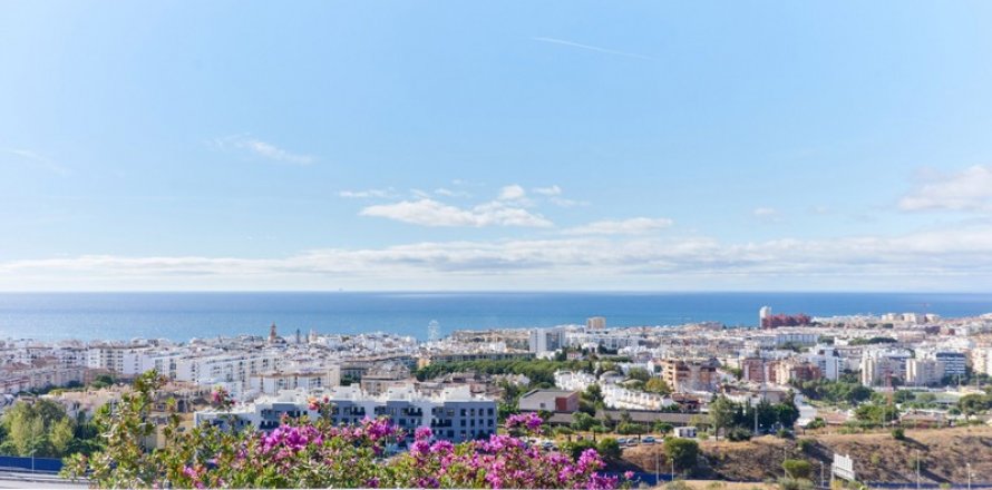 Huoneisto Estepona, Malaga, Espanja 3 makuuhuonetta, 188 m2 No. 127505