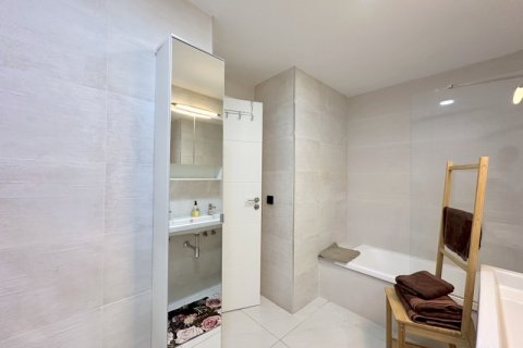 Huoneisto myytävänä Estepona, Malaga, Espanja, 3 makuuhuonetta, 188 m2 No. 127505 - kuva 19