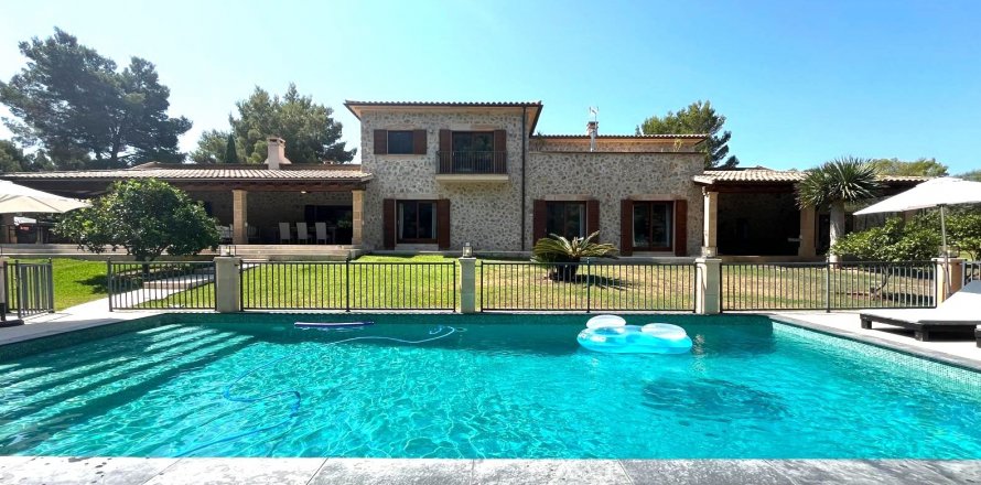 Villa Santa Ponsa, Mallorca, Spain 5 bedrooms, 694 sq.m. No. 130985