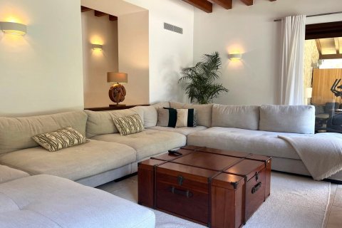 Villa for rent Santa Ponsa, Mallorca, Spain 5 bedrooms, 694 sq.m. No. 130985 - photo 7