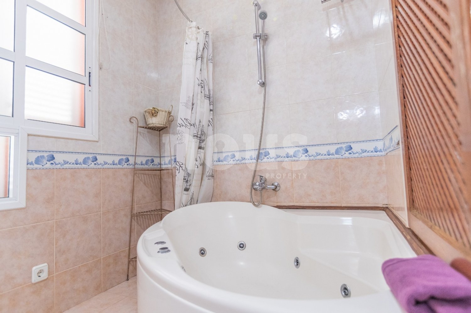 Villa a Adeje, Tenerife, Spagna 3 camere da letto, 212 mq. N° 127611