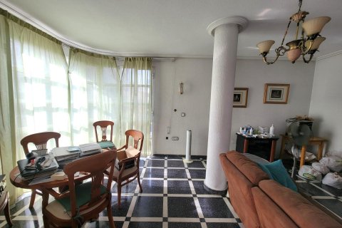 Apartment for sale Torrevieja, Alicante, Spain 3 bedrooms, 128 sq.m. No. 131866 - photo 1