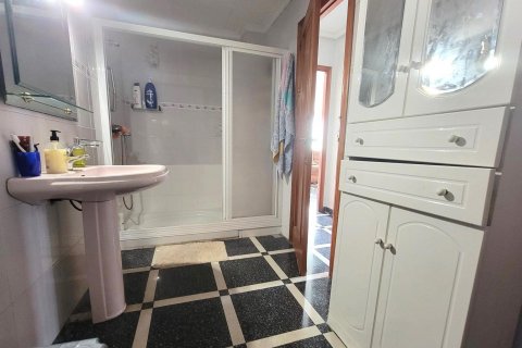 Apartment for sale Torrevieja, Alicante, Spain 3 bedrooms, 128 sq.m. No. 131866 - photo 24