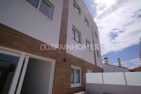 Apartamento en venta Pilar de la Horadada, Alicante, España 3 dormitorios, 96 m2 No. 121308 - foto 2