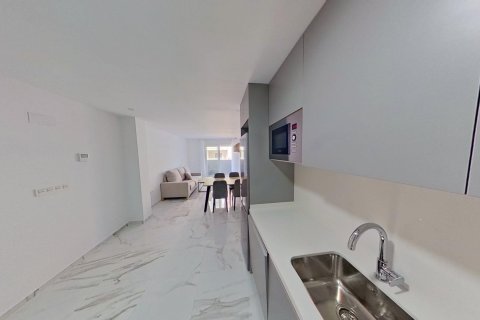 Apartamento en venta en Torrevieja, Alicante, España 2 dormitorios, 80 m2 No. 127185 - foto 2