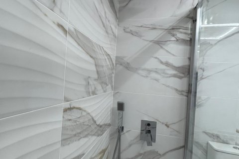 Apartamento en venta en Torrevieja, Alicante, España 2 dormitorios, 80 m2 No. 127185 - foto 11