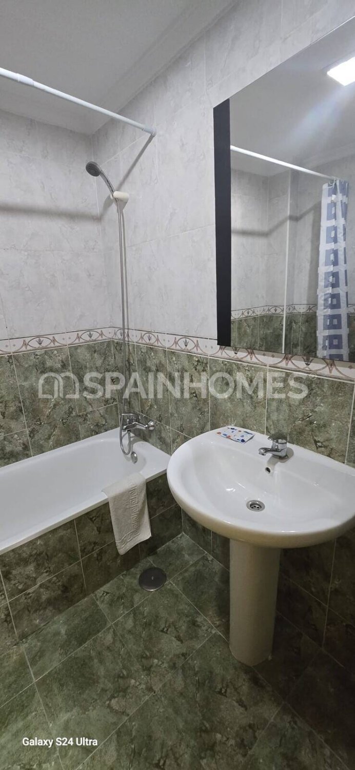 Apartment in Torrevieja, Alicante, Spain 3 bedrooms, 108 sq.m. No. 131219