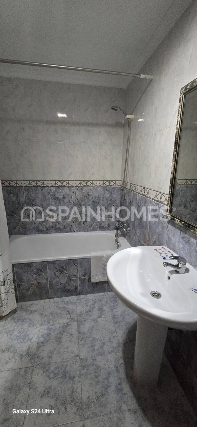Apartment in Torrevieja, Alicante, Spain 3 bedrooms, 108 sq.m. No. 131219