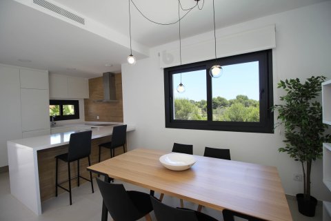 Продажа бунгало в Пинар де Камповерде, Аликанте, Испания 2 спальни, 159м2 №123300 - фото 24