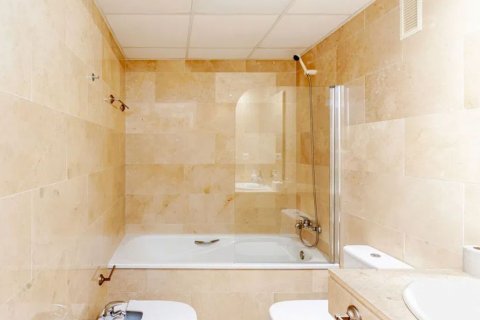 Apartment for sale Villajoyosa, Alicante, Spain 2 bedrooms, 90 sq.m. No. 125990 - photo 22
