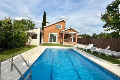 Villa īrēšanai Algete, Madrid, Spānijā 3 istabas, 170 m2 Nr. 122244 - attēls 1