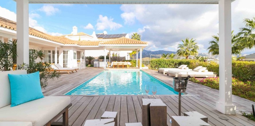 Villa Malaga, Spain 4 bedrooms, 218 sq.m. No. 122245
