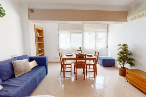Продажа квартиры в Валенсия, Испания 3 спальни, 58м2 №122248 - фото 1
