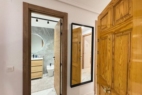 Apartamento en venta Torrevieja, Alicante, España 4 dormitorios, 105 m2 No. 125995 - foto 14