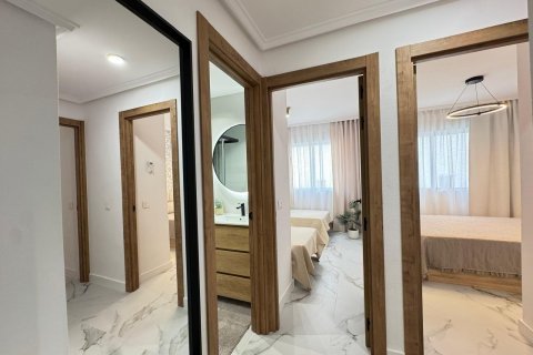 Apartamento en venta Torrevieja, Alicante, España 4 dormitorios, 105 m2 No. 125995 - foto 23