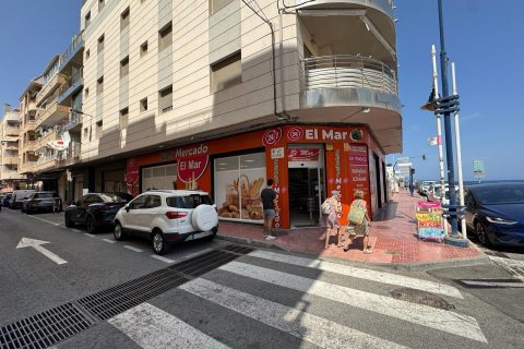 Apartamento en venta Torrevieja, Alicante, España 4 dormitorios, 105 m2 No. 125995 - foto 5