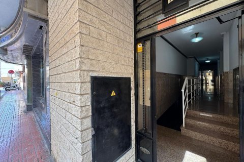 Apartamento en venta Torrevieja, Alicante, España 4 dormitorios, 105 m2 No. 125995 - foto 4