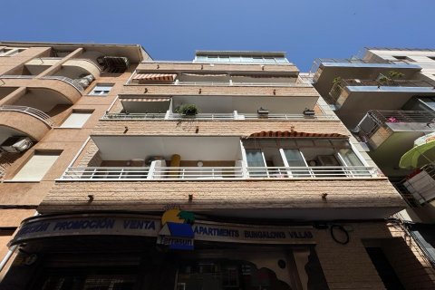 Apartamento en venta Torrevieja, Alicante, España 4 dormitorios, 105 m2 No. 125995 - foto 3