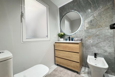 Apartamento en venta Torrevieja, Alicante, España 4 dormitorios, 105 m2 No. 125995 - foto 17