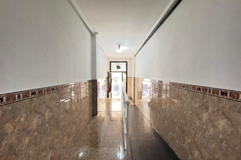 Apartamento en venta Torrevieja, Alicante, España 4 dormitorios, 105 m2 No. 125995 - foto 10