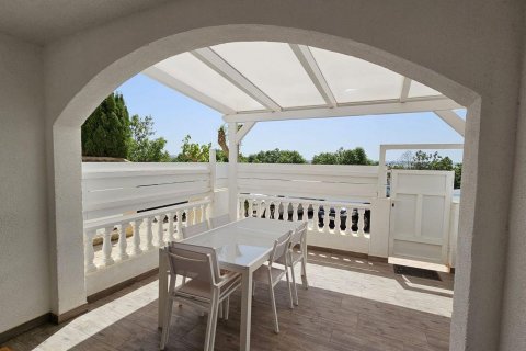 Townhouse for sale Torrevieja, Alicante, Spain 4 bedrooms, 150 sq.m. No. 125994 - photo 2