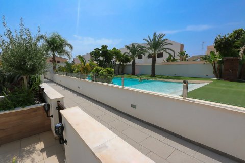 Apartment for sale Pilar de la Horadada, Alicante, Spain 3 bedrooms,  No. 131819 - photo 5