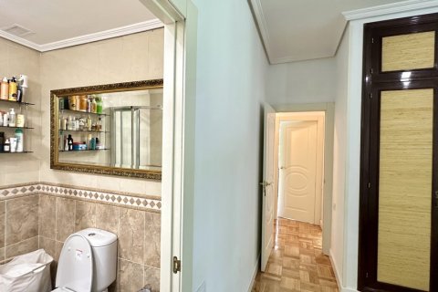 Apartament Madrid, Hiszpania 4 sypialnie, 140 mkw. nr 122221 – zdjęcie 27