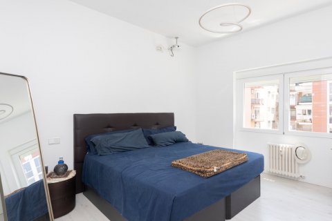 Apartment for sale Madrid, Spain 4 bedrooms, 249 sq.m. No. 122219 - photo 4