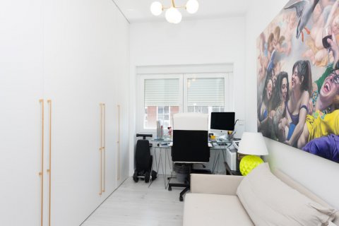 Apartment for sale Madrid, Spain 4 bedrooms, 249 sq.m. No. 122219 - photo 12