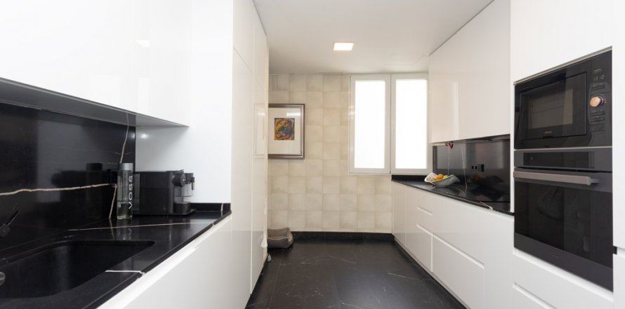 Apartment Madrid, Spain 4 bedrooms, 249 sq.m. No. 122219
