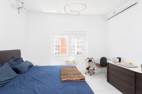 Apartment for sale Madrid, Spain 4 bedrooms, 249 sq.m. No. 122219 - photo 5