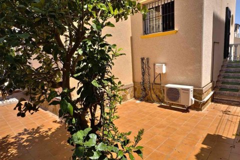 Casa in vendita Alicante, Spagna 4 camere da letto, 207 mq. N° 128683 - foto 6