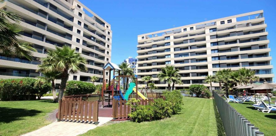 Huoneisto Punta Prima, Alicante, Espanja 3 makuuhuonetta, 154 m2 No. 128680
