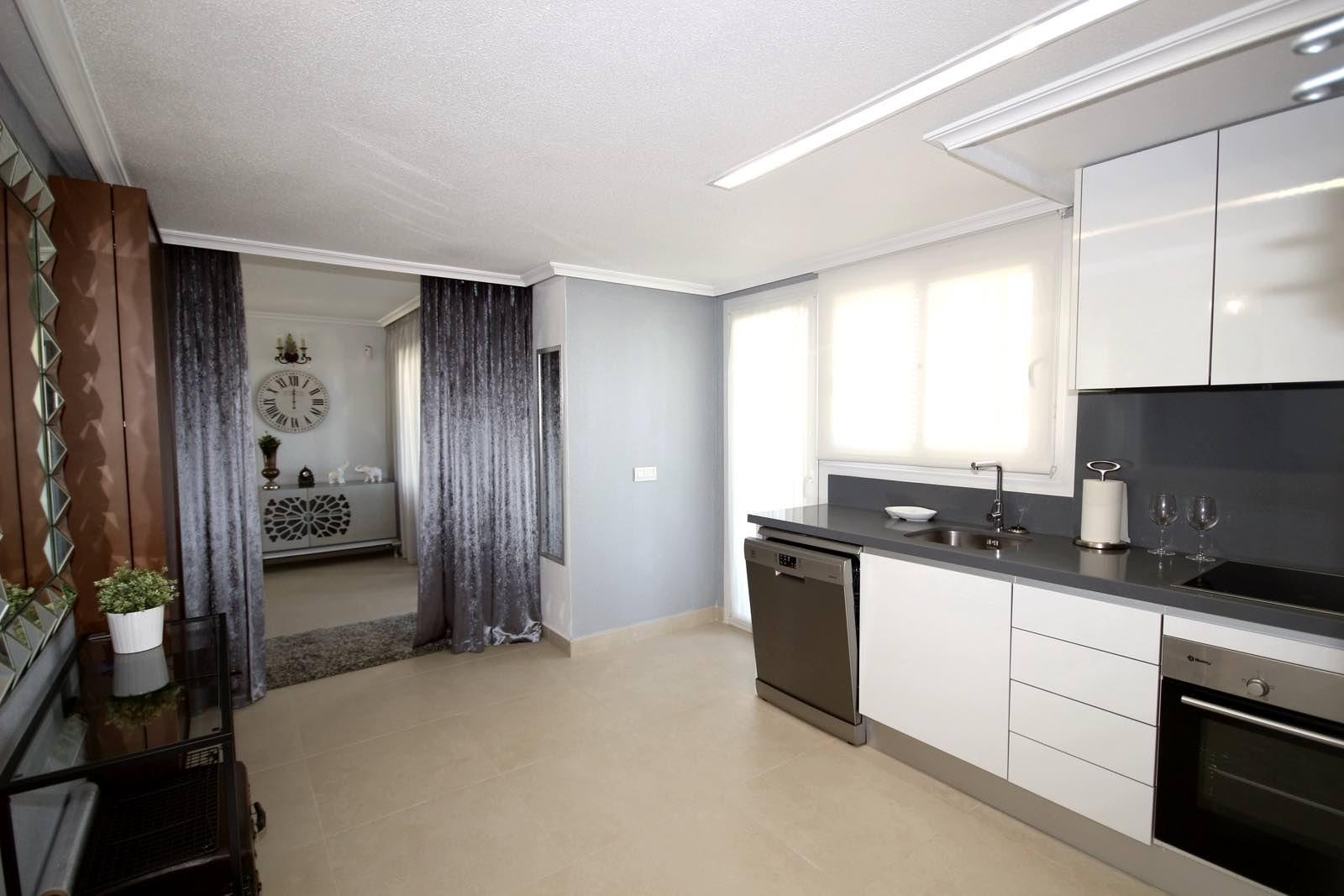 Apartament w Punta Prima, Alicante, Hiszpania 3 sypialnie, 154 mkw. nr 128680