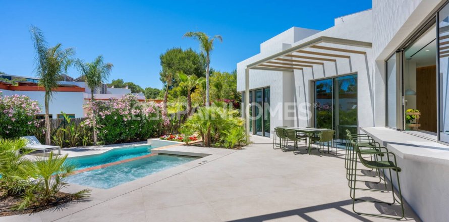 Villa à San Miguel de Salinas, Alicante, Espagne 3 chambres, 189 m2 No. 131154